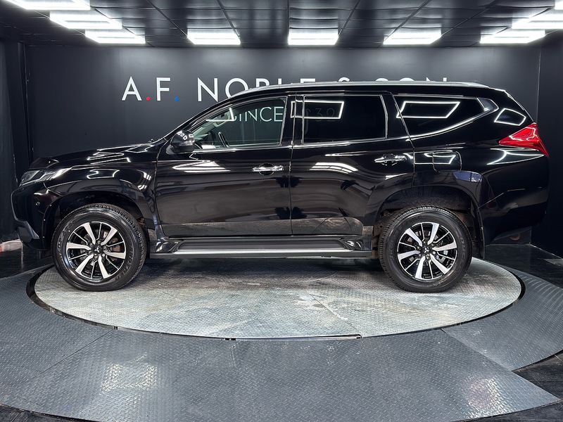 Mitsubishi 2.4D 4 SUV 5dr Diesel Auto 4WD Euro 6 (181 ps)