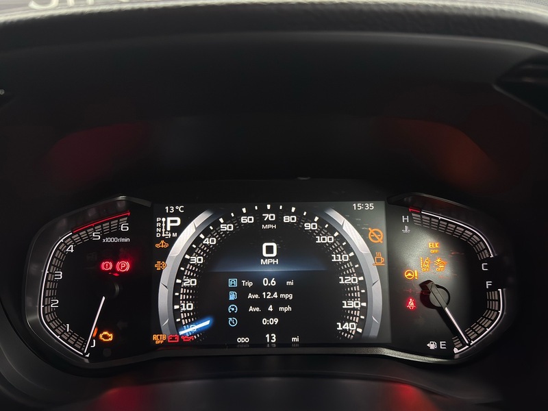 Isuzu 1.9 TD V-Cross Commercial Pickup 4dr Diesel Auto 4WD Euro 6 (s/s) (164 ps)