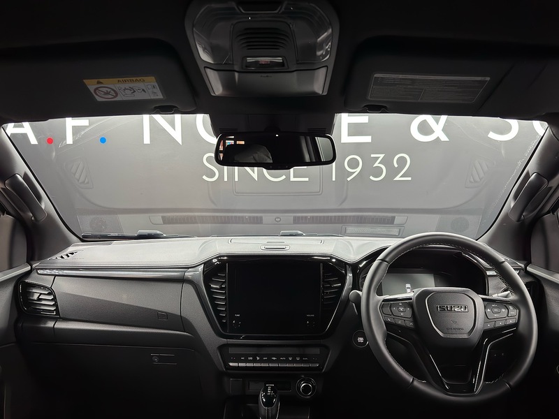 Isuzu 1.9 TD V-Cross Commercial Pickup 4dr Diesel Auto 4WD Euro 6 (s/s) (164 ps)