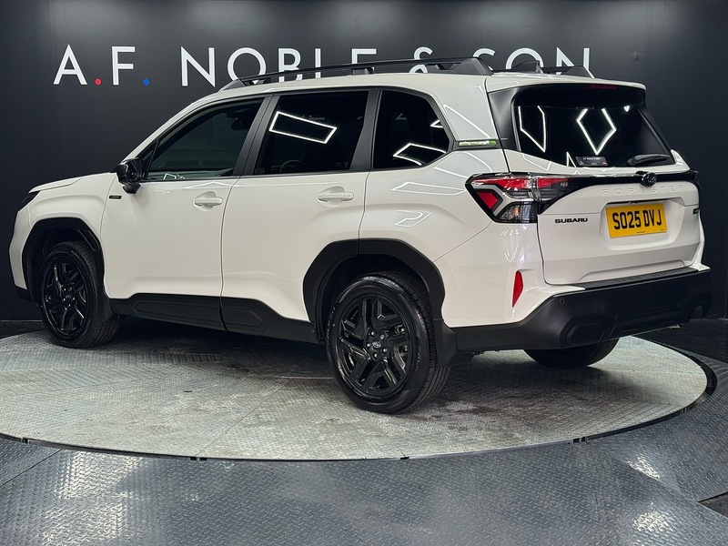 Subaru 2.0 i e-Boxer Field SUV 5dr Petrol Hybrid Lineartronic 4WD Euro 6 (s/s) (136 ps)