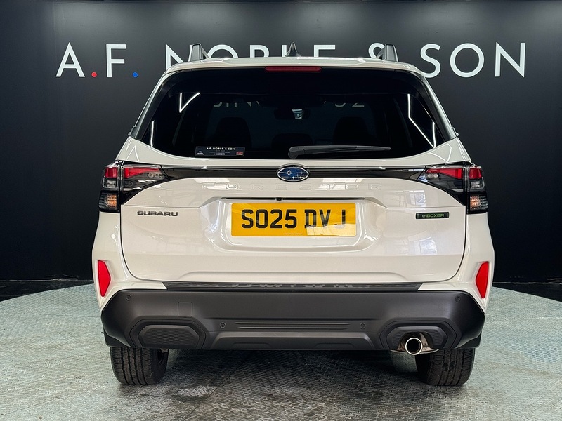 Subaru 2.0 i e-Boxer Field SUV 5dr Petrol Hybrid Lineartronic 4WD Euro 6 (s/s) (136 ps)