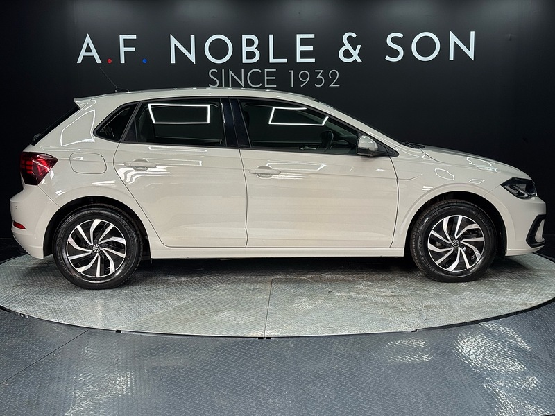 Volkswagen 1.0 EVO Life Hatchback 5dr Petrol Manual Euro 6 (s/s) (80 ps)