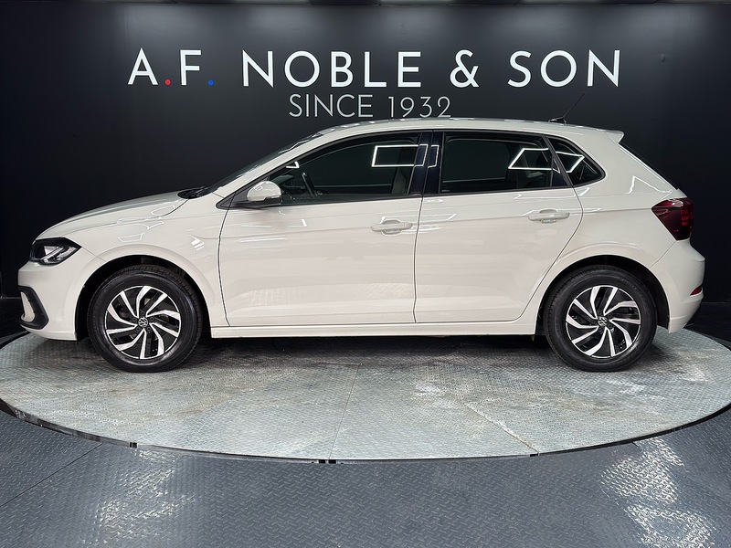 Volkswagen 1.0 EVO Life Hatchback 5dr Petrol Manual Euro 6 (s/s) (80 ps)