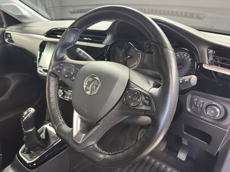 Vauxhall 1.2 SE Hatchback 5dr Petrol Manual Euro 6 (75 ps)