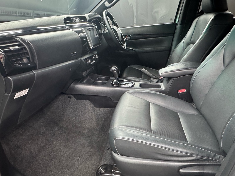 Toyota 2.4 D-4D Invincible X Pickup Double Cab 4dr Diesel Auto 4WD Euro 6 (TSS, 3.5t) (150 ps)