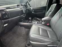 Toyota Hilux D-4D Invincible X 