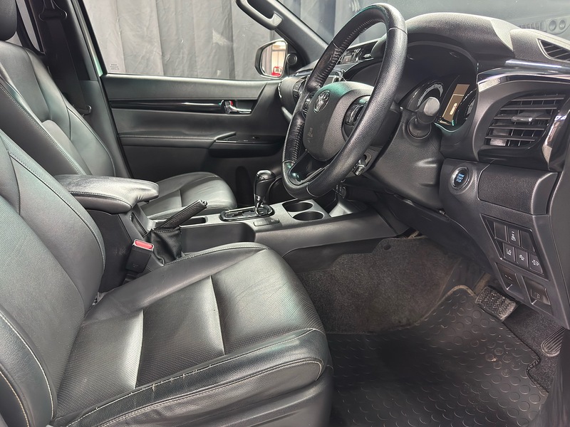 Toyota 2.4 D-4D Invincible X Pickup Double Cab 4dr Diesel Auto 4WD Euro 6 (TSS, 3.5t) (150 ps)