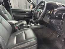 Toyota Hilux D-4D Invincible X 