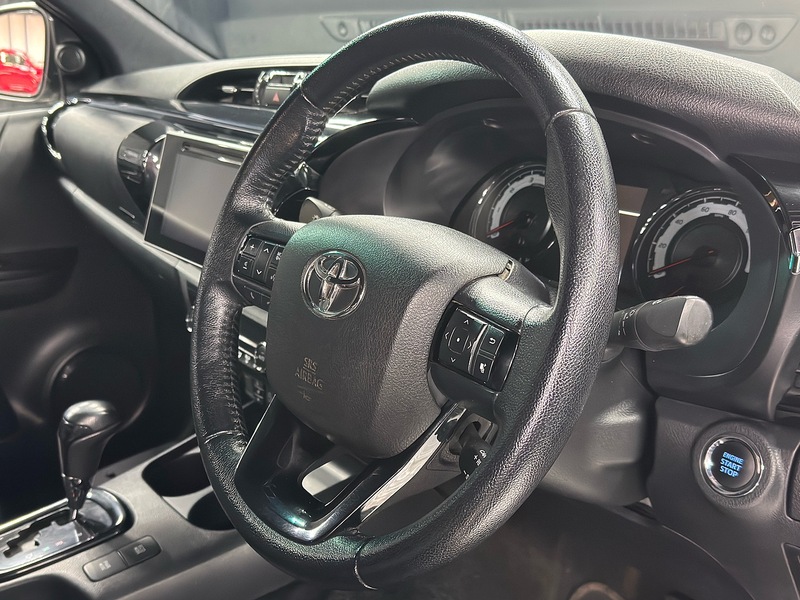 Toyota 2.4 D-4D Invincible X Pickup Double Cab 4dr Diesel Auto 4WD Euro 6 (TSS, 3.5t) (150 ps)