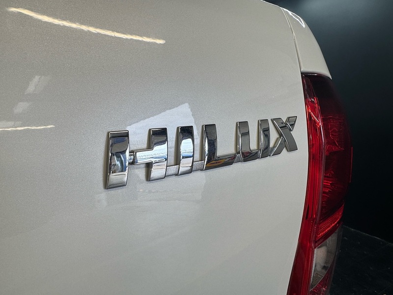 Toyota 2.4 D-4D Invincible X Pickup Double Cab 4dr Diesel Auto 4WD Euro 6 (TSS, 3.5t) (150 ps)