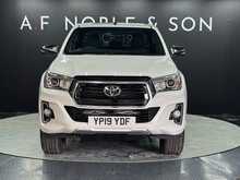 Toyota Hilux D-4D Invincible X 
