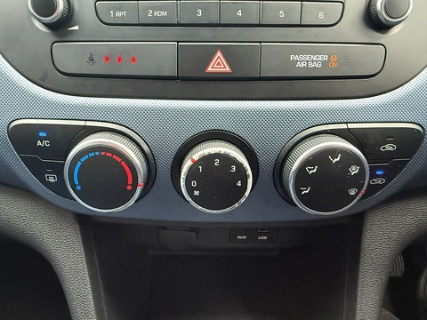 1.2 SE Hatchback 5dr Petrol Manual Euro 5 (87 ps)