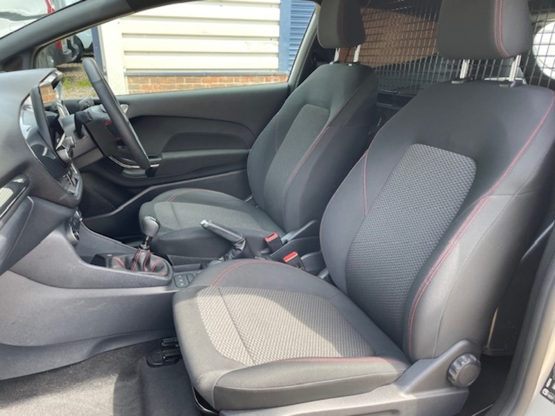 Ford Fiesta Van T EcoBoost MHEV Sport - U577