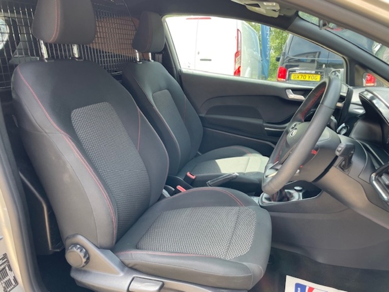 Ford Fiesta Van T EcoBoost MHEV Sport - U577