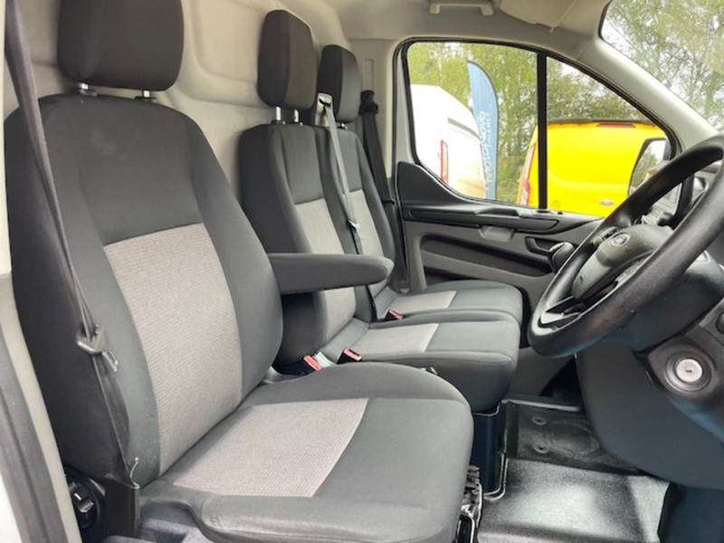 Ford Transit Custom 300 EcoBlue Leader - U622