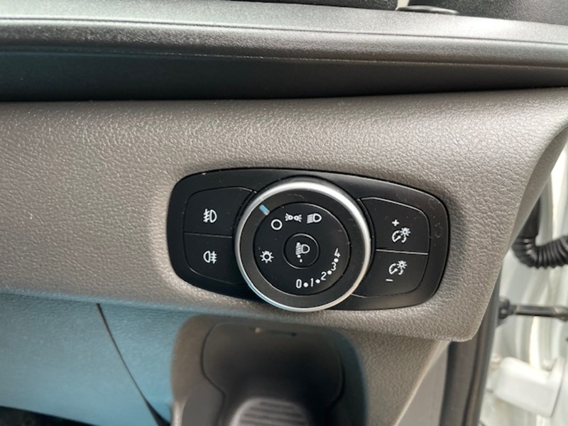 Ford Transit Custom 300 EcoBlue Leader - U622