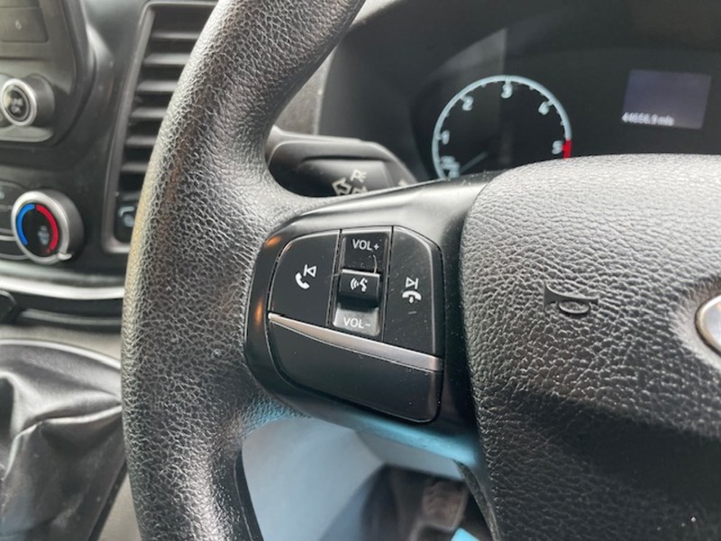 Ford Transit Custom 300 EcoBlue Leader - U622