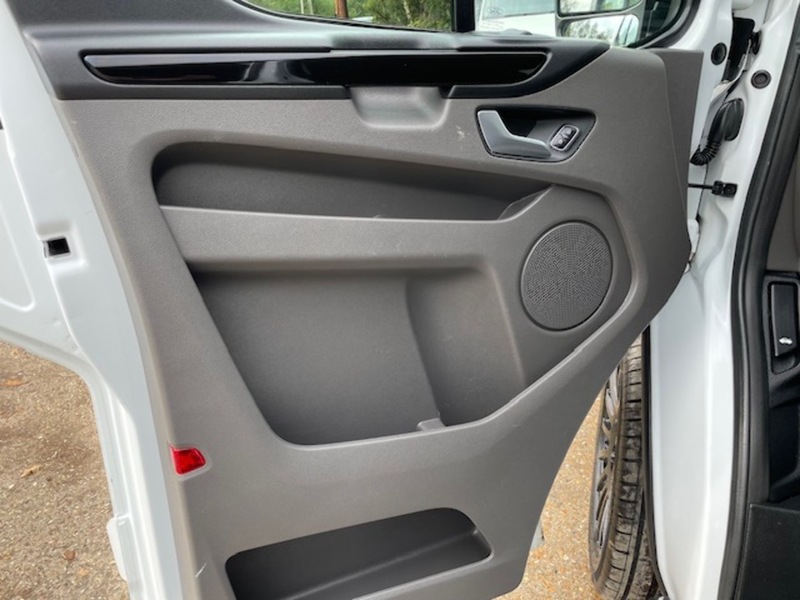 Ford Transit Custom 320 Limited Sport Kit - U626