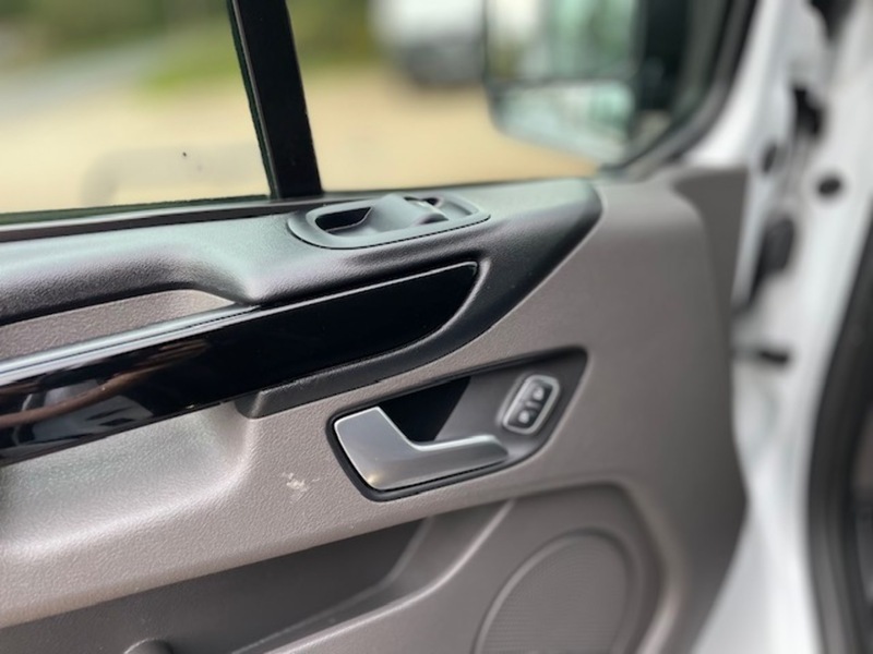 Ford Transit Custom 320 Limited Sport Kit - U626