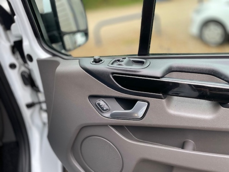 Ford Transit Custom 320 Limited Sport Kit - U626