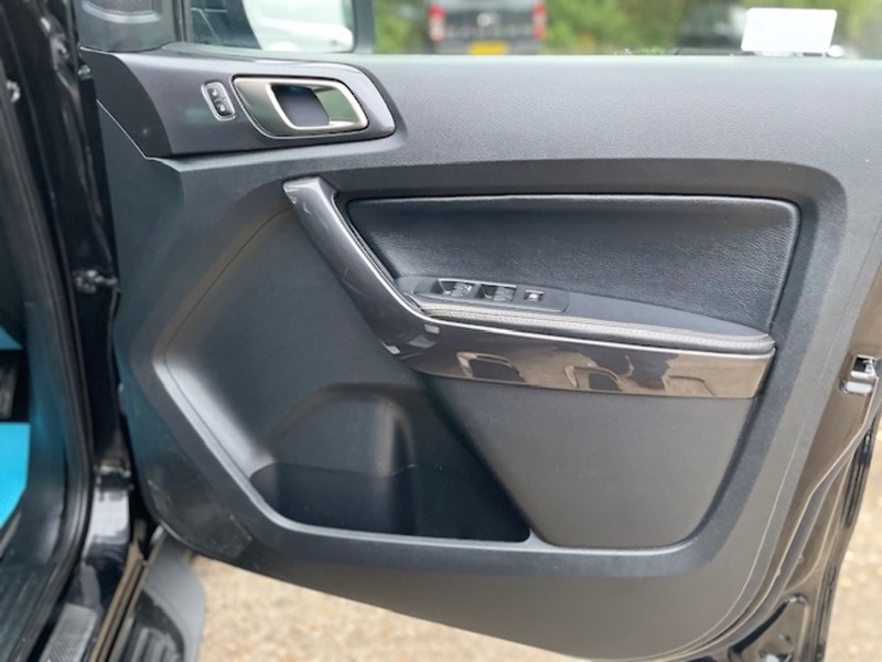 Ford Ranger Wildtrak Wide Arch Black Edition - U633