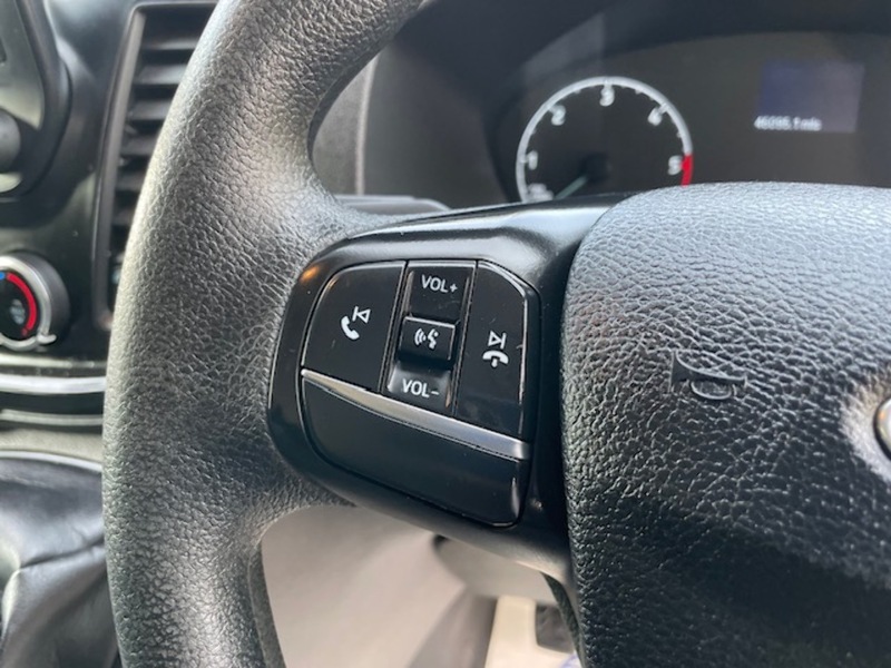 Ford Transit Custom 300 EcoBlue Leader - U635