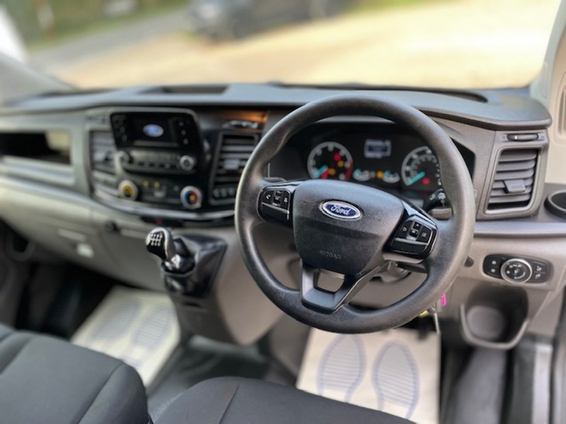 Ford Transit Custom 300 EcoBlue Leader - U635