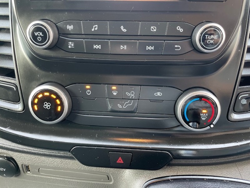 Ford Transit Custom 300 EcoBlue Leader - U635