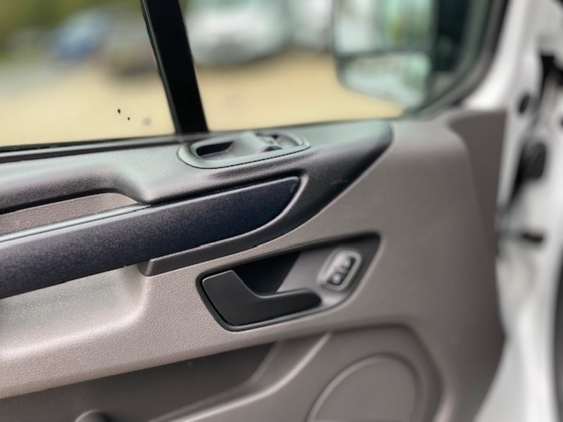 Ford Transit Custom 300 EcoBlue Leader - U636