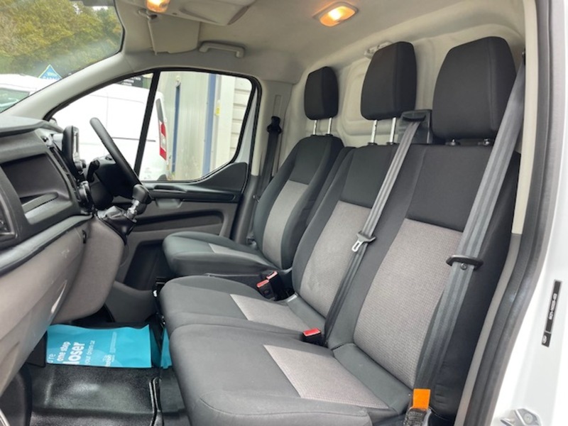 Ford Transit Custom 300 EcoBlue Leader - U636
