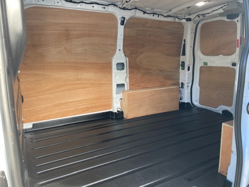 Ford Transit Custom 300 Limited Sport Kit - U642