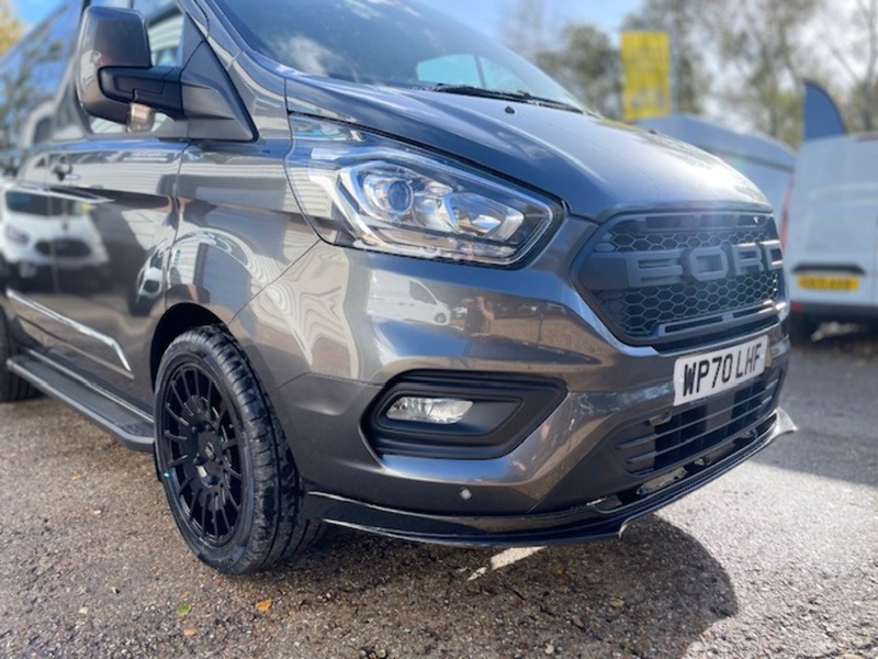 Ford Transit Custom 300 Limited Sport Pack - U650