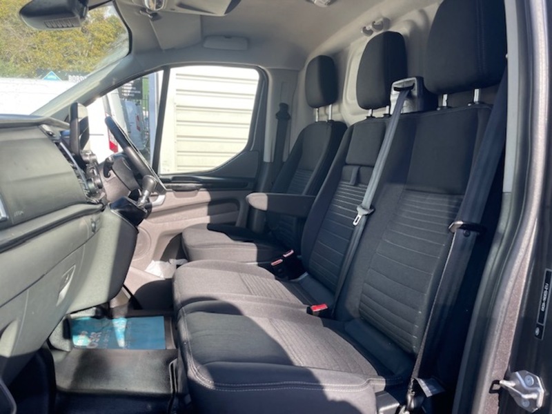 Ford Transit Custom 300 Limited Sport Pack - U650