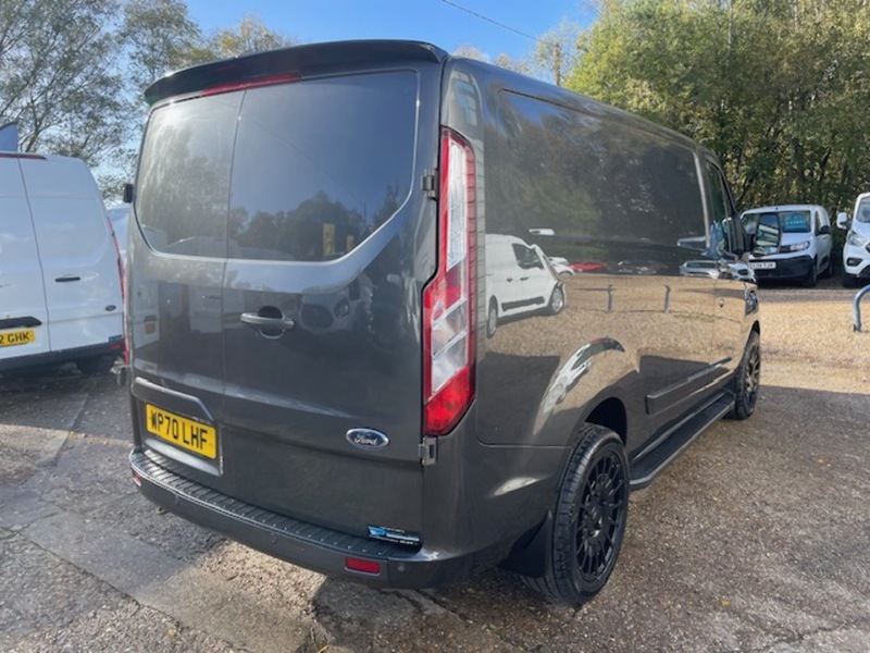 Ford Transit Custom 300 Limited Sport Pack - U650
