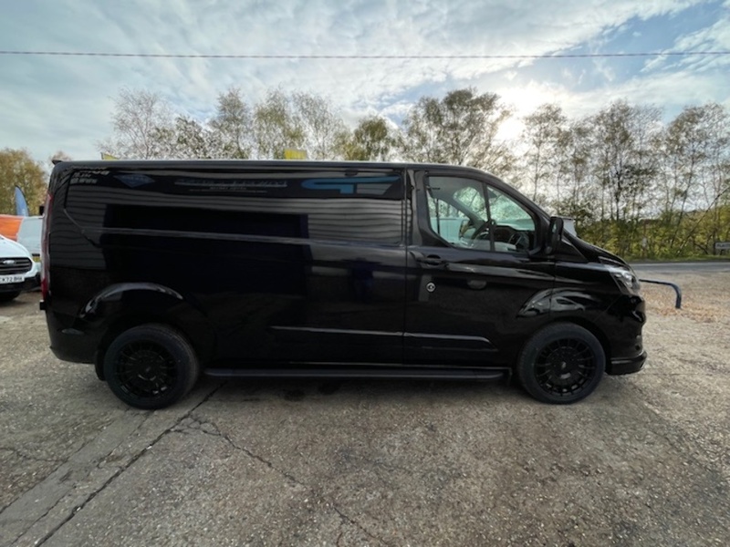 Ford Transit Custom 300 Limited Sport Pack - U652