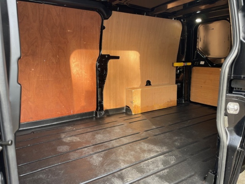 Ford Transit Custom 300 Limited Sport Pack - U652