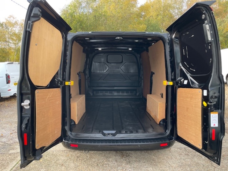 Ford Transit Custom 300 Limited Sport Pack - U652