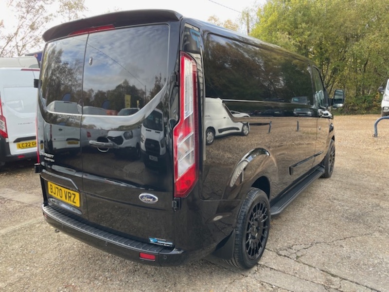 Ford Transit Custom 300 Limited Sport Pack - U652