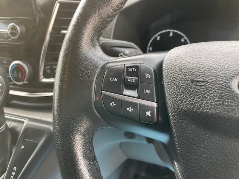 Ford Transit Custom 300 Limited Sport Pack - U652