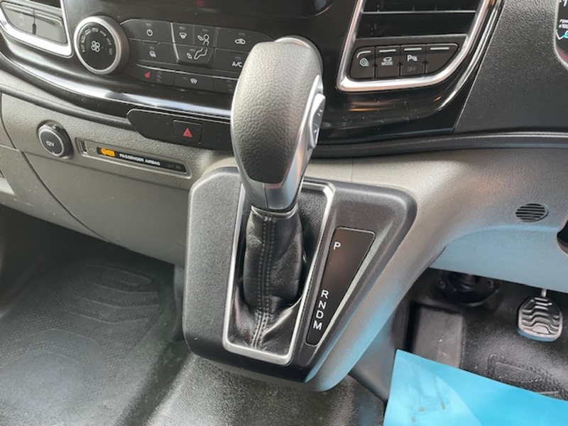 Ford Transit Custom 300 Limited Sport Pack - U652