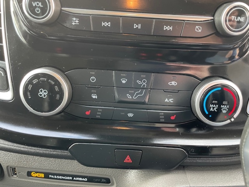 Ford Transit Custom 300 Limited Sport Pack - U652