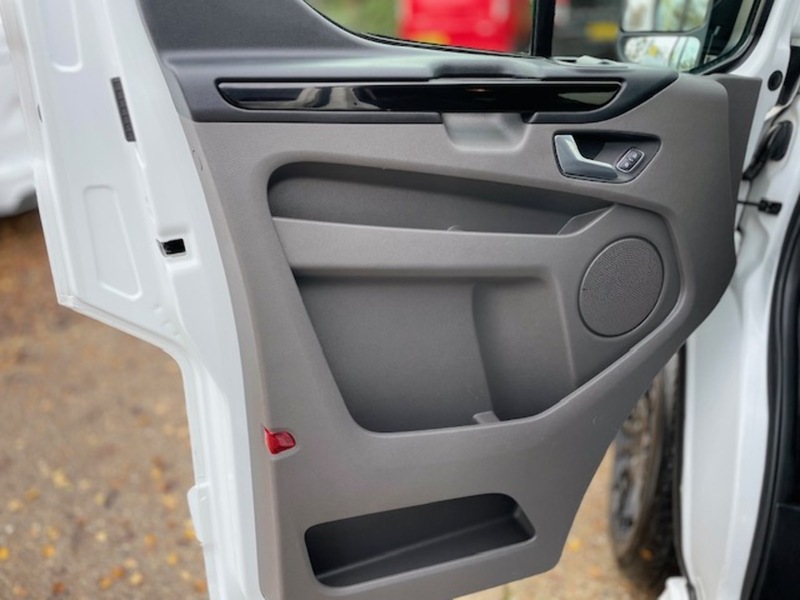 Ford Transit Custom 320 Limited Sport Kit - U657