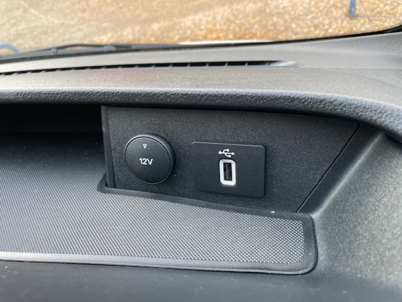 Ford Transit Custom 320 Limited Sport Kit - U657