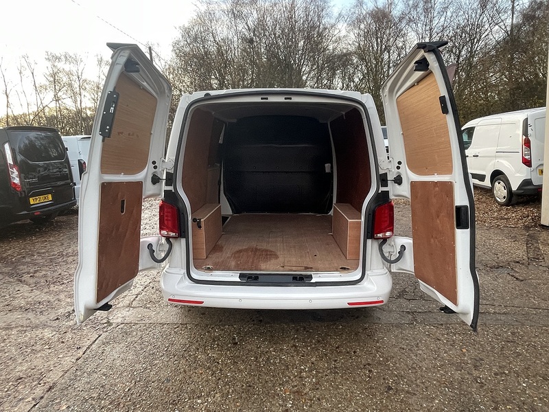 Volkswagen Transporter TDI T28 Startline Sport Pack - U664