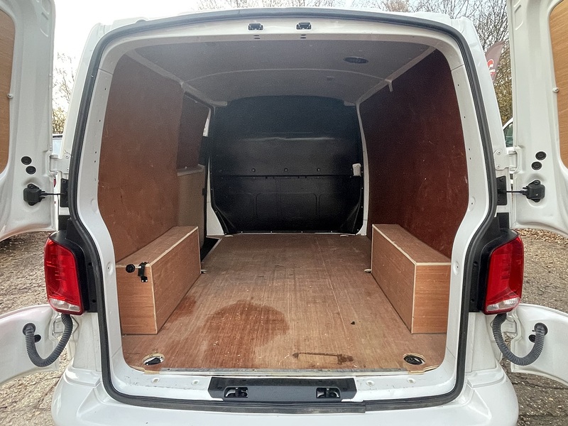 Volkswagen Transporter TDI T28 Startline Sport Pack - U664