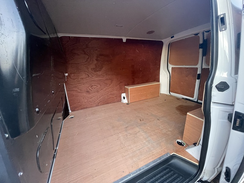 Volkswagen Transporter TDI T28 Startline Sport Pack - U664