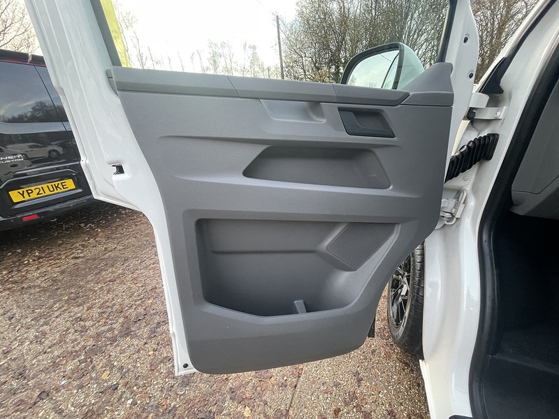 Volkswagen Transporter TDI T28 Startline Sport Pack - U664