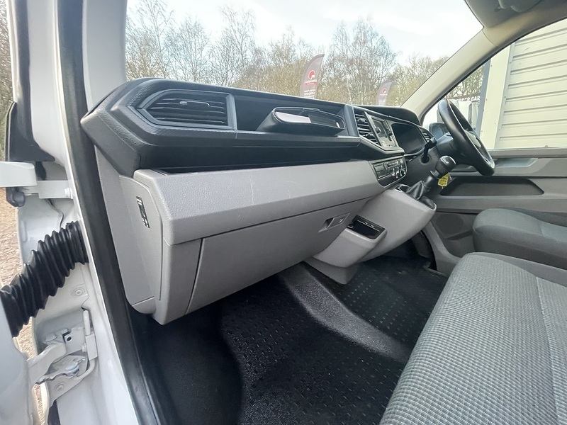 Volkswagen Transporter TDI T28 Startline Sport Pack - U664