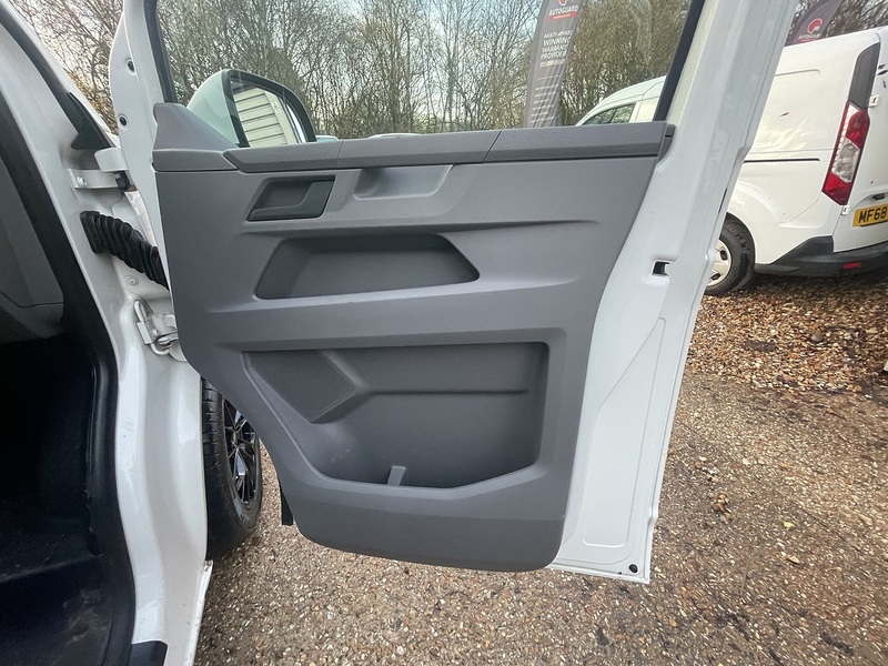 Volkswagen Transporter TDI T28 Startline Sport Pack - U664