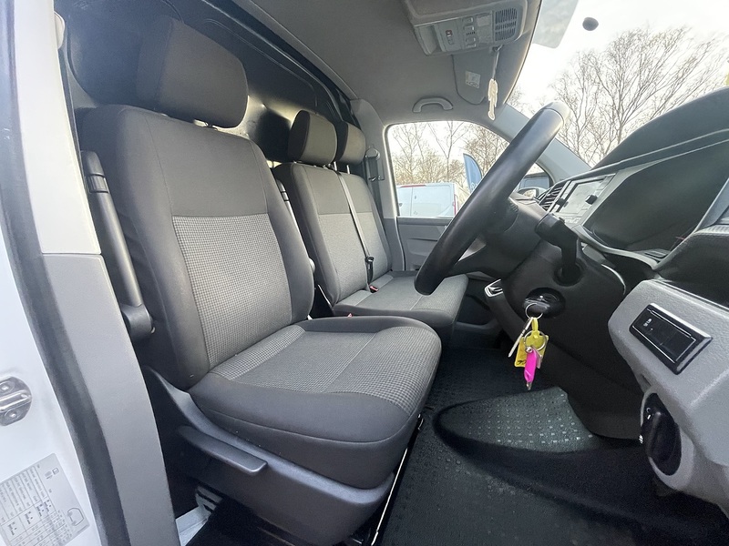 Volkswagen Transporter TDI T28 Startline Sport Pack - U664